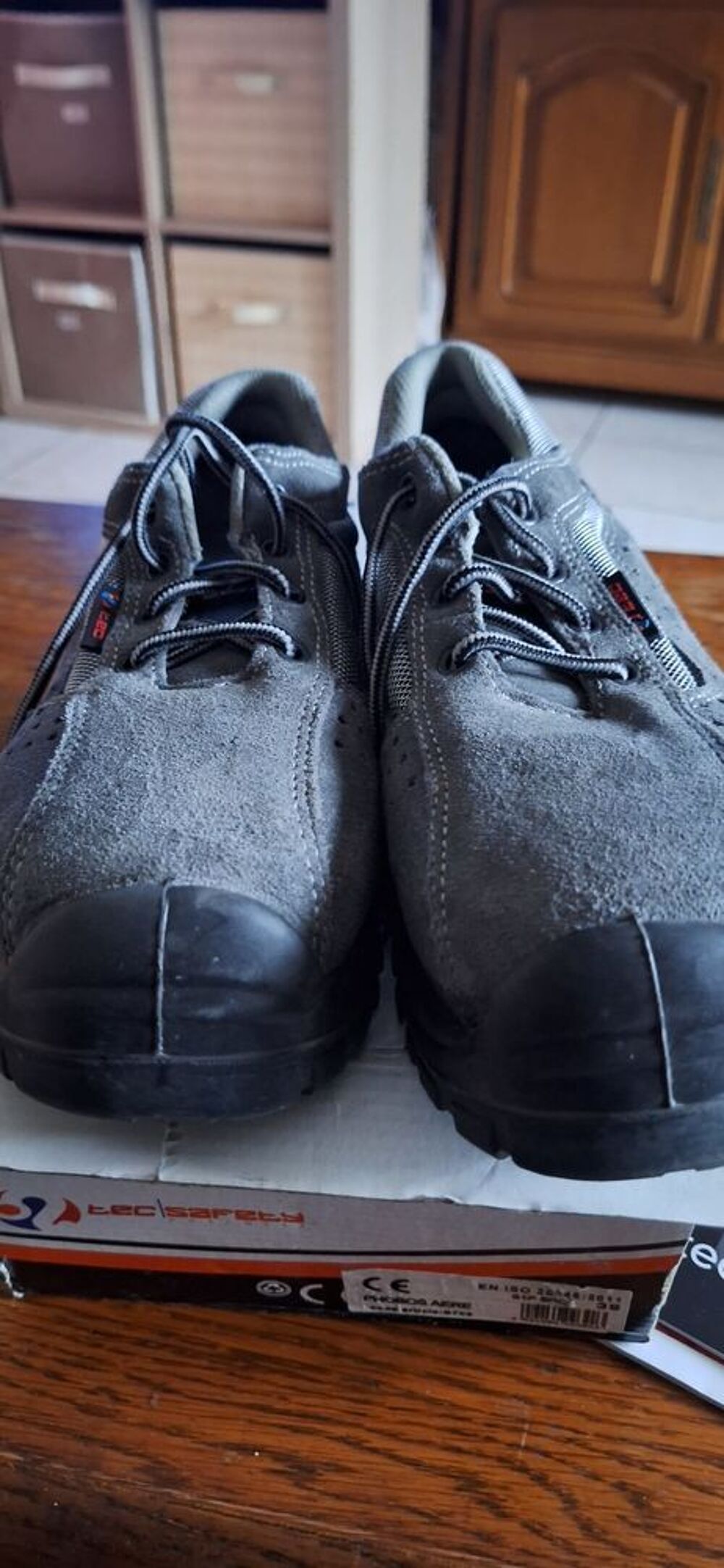 Chaussures de s&eacute;curit&eacute;, T 39 Chaussures
