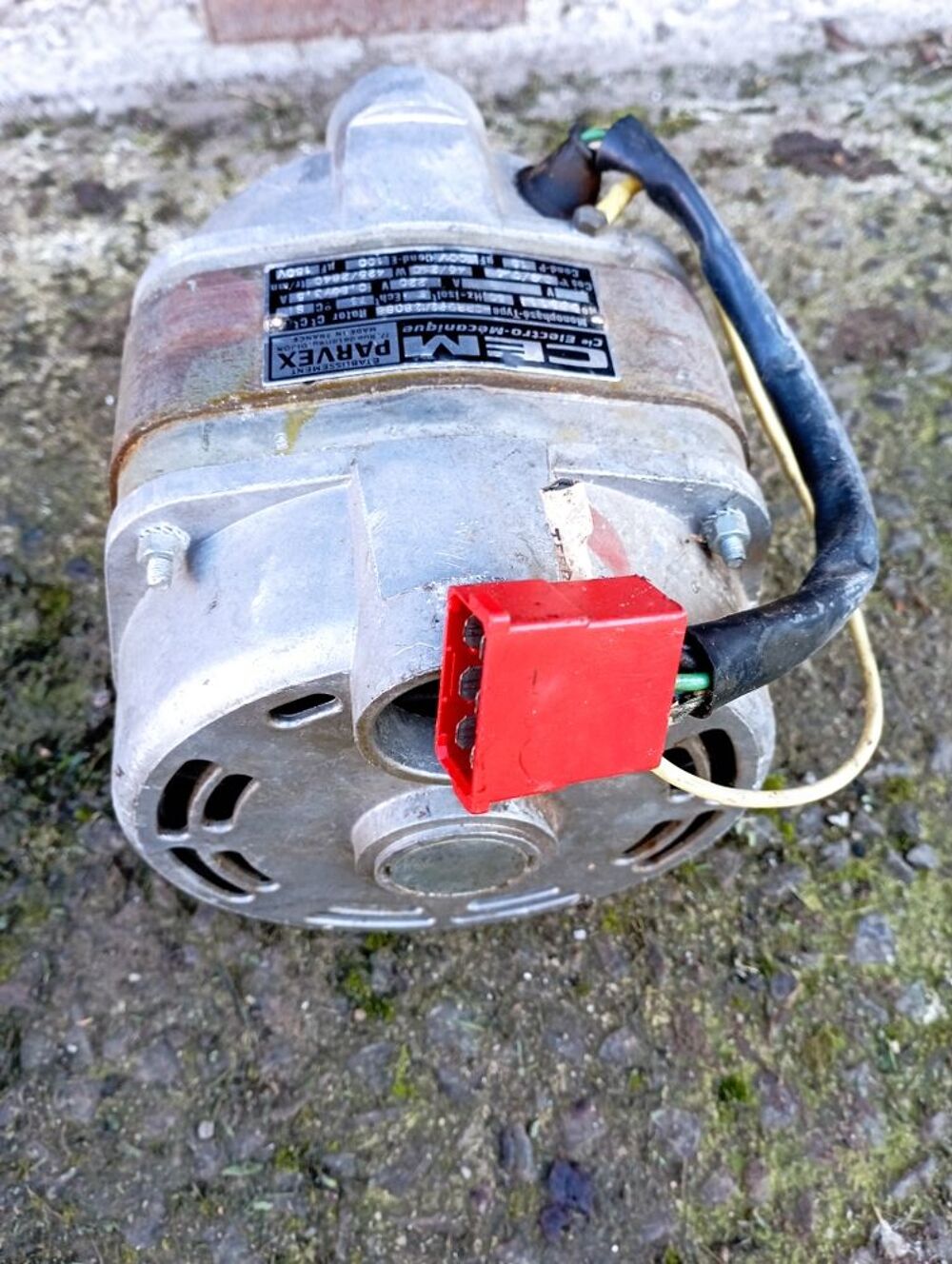 moteur &eacute;lectrique monophas&eacute; Bricolage