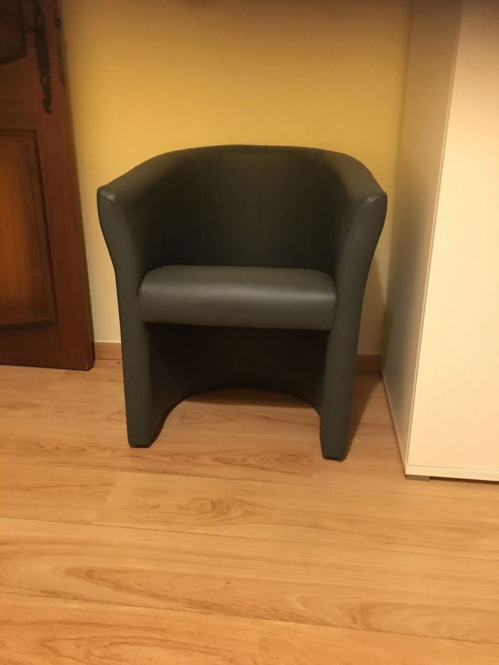 FAUTEUIL SIMILICUIR Meubles