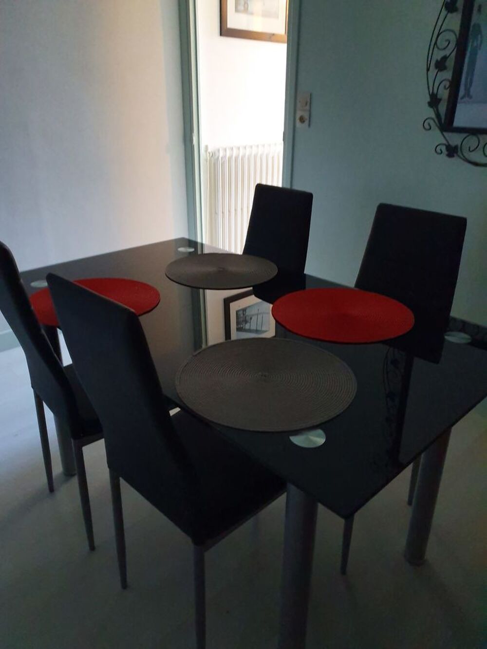 TABLE + 4 CHAISES Meubles