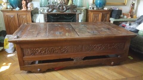 Meubles ancien en teck sculpt� � la main.  3500 Paris 17 (75)