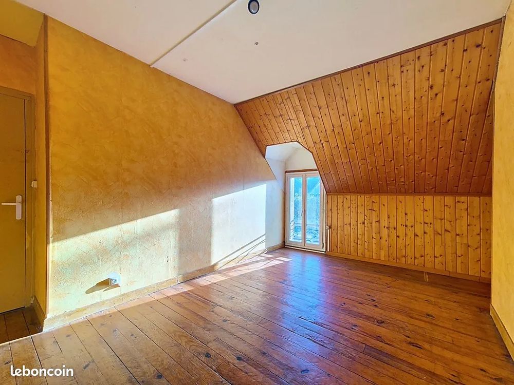 Vente Maison Maison de ville 4 pièces de 99m2 St Maurice/Aveyron + jardin Saint-maurice-sur-aveyron