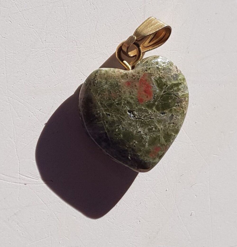 Pendentif c?ur en Unakite Bijoux et montres