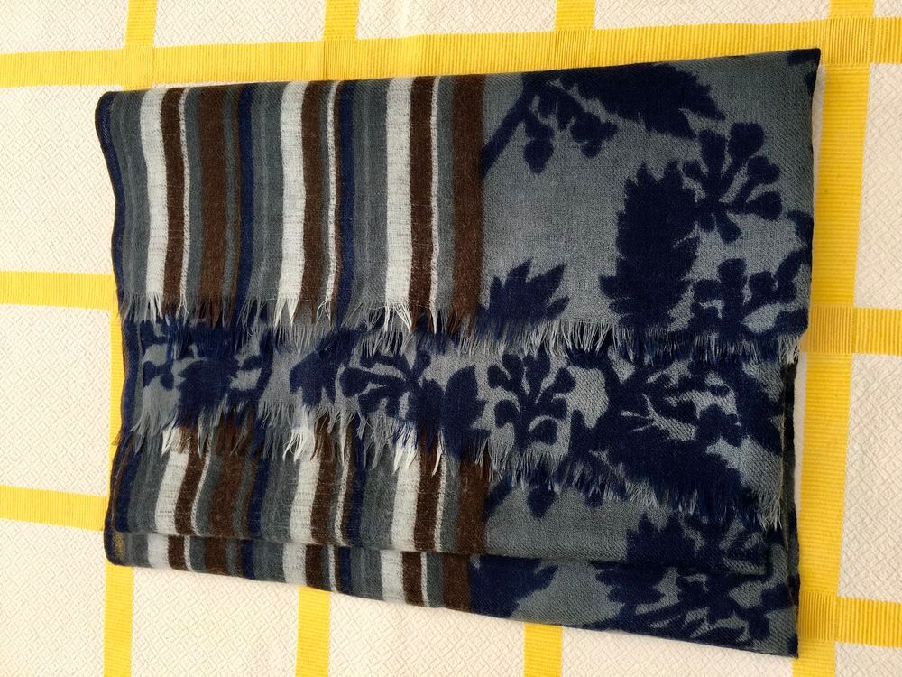 &Eacute;charpe made in Italy, pure laine ; Excellent &eacute;tat Vêtements