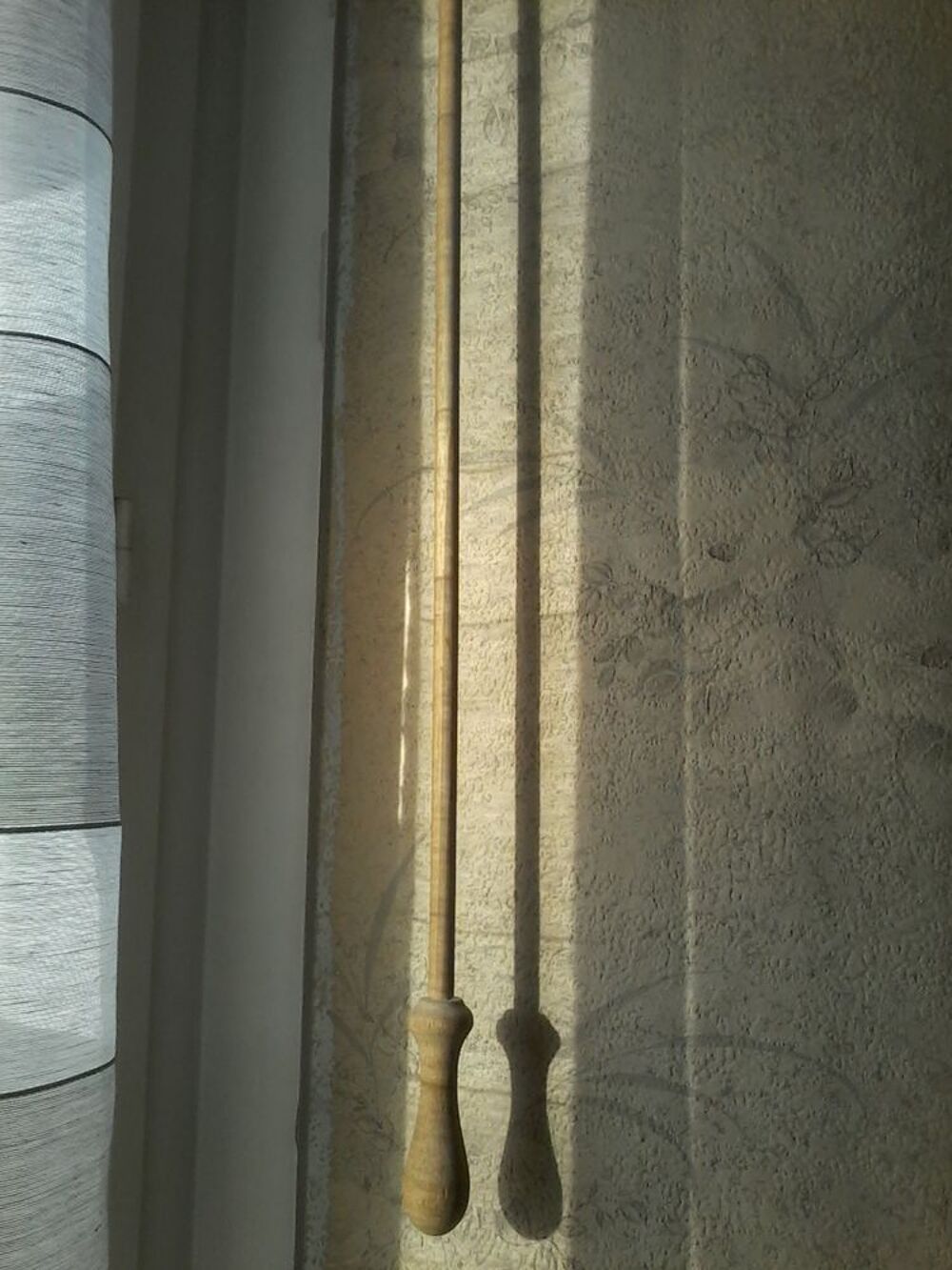 Tige en bois pour pousser les rideaux ou tentures Décoration