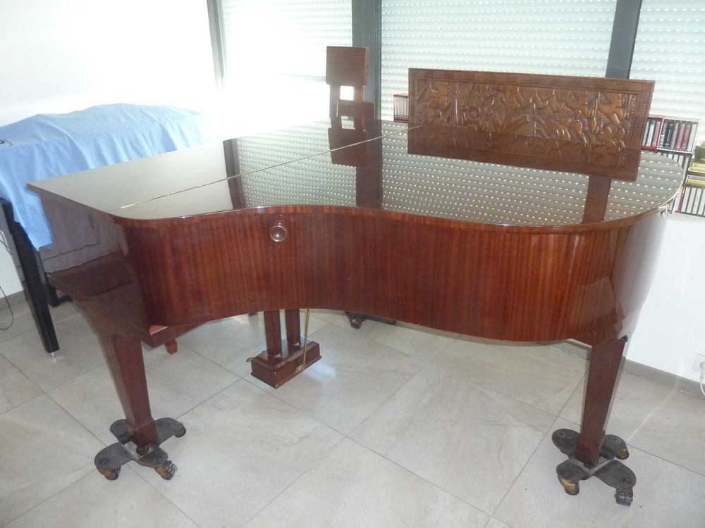beau piano quart de queue P&eacute;rof IV (1,73 cm) acajou de 1964 Instruments de musique