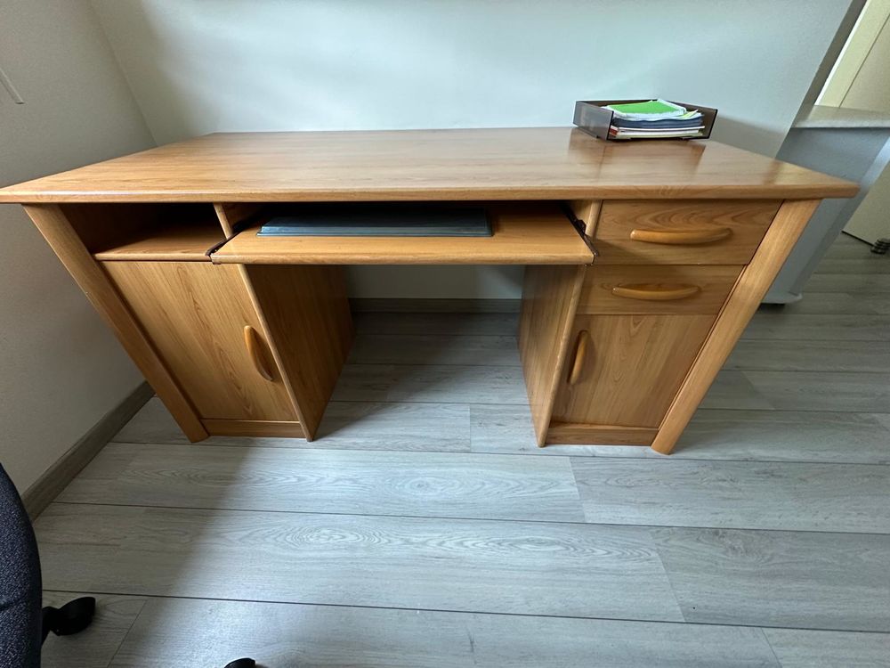 BUREAU EN BOIS CLAIR Meubles