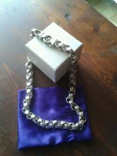 Chaine en acier inoxidable pr�sentant de belles boucles rond 10 Aix-les-Bains (73)