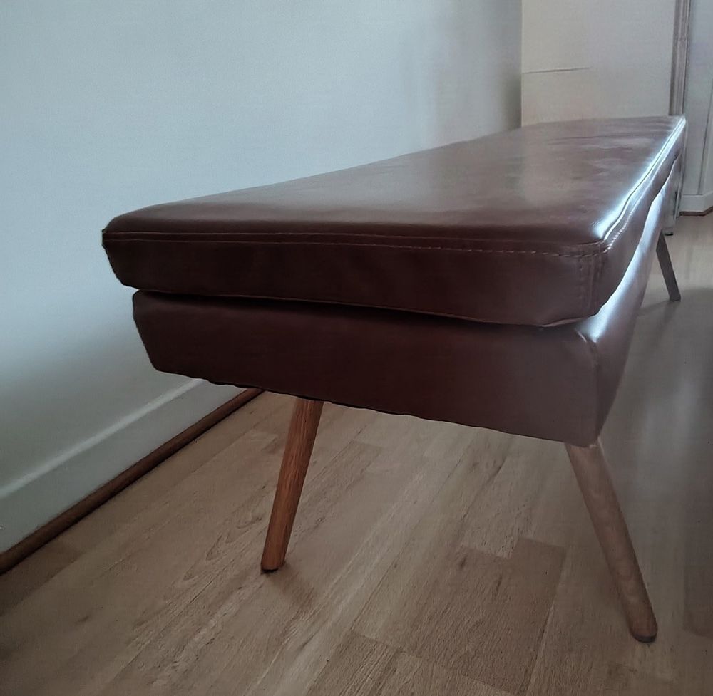 banc " Nicolas " en cuir marron de chez Home 24 Meubles