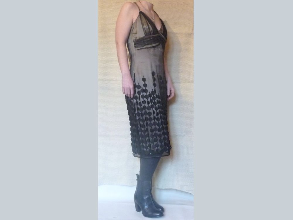 Robe en Soie Beige avec Cuir et Dentelle Noir- Alba Conde Vêtements