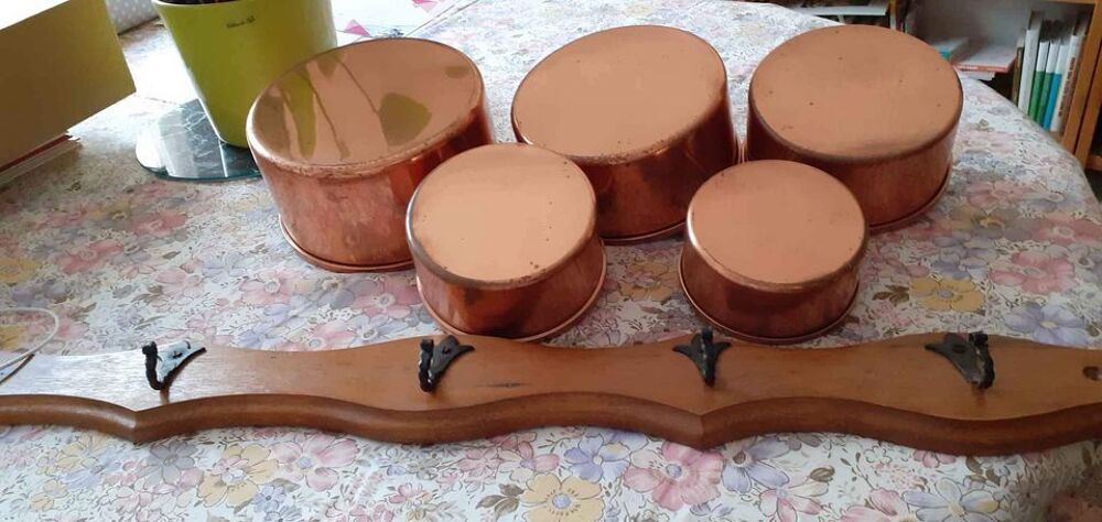 LOT DE 5 CASSEROLES EN CUIVRE Décoration