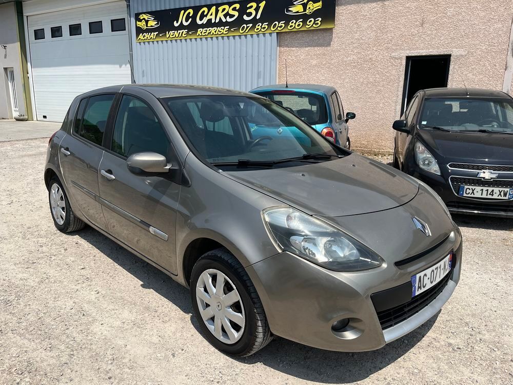 Clio III Clio 1.5 dCi 85 eco2 Extr&ecirc;me Fonc&eacute;e Clim 2009 occasion 31380 Garidech