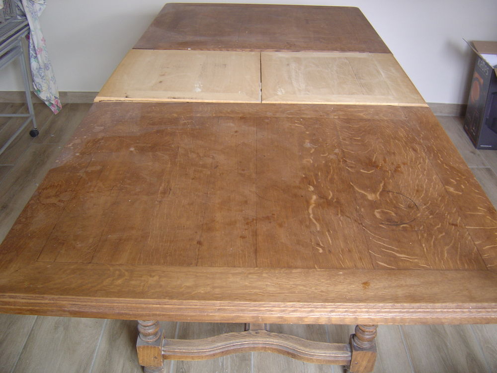table + chaise +meuble tele Meubles
