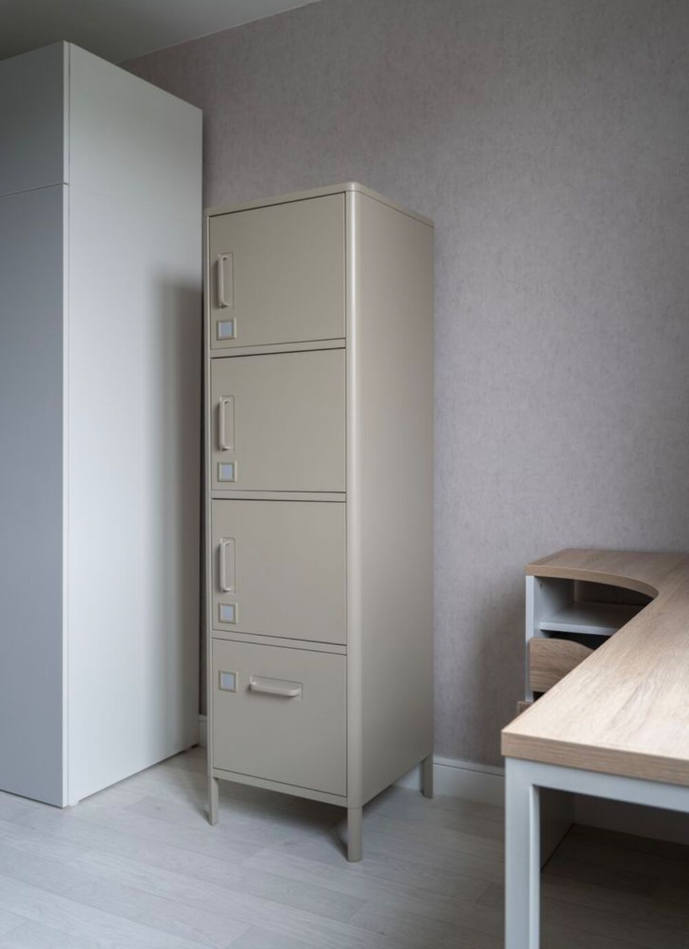 Casier m&eacute;tal avec tiroir et portes IKEA Meubles