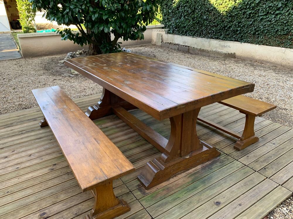 Table Monast&egrave;re en ch&ecirc;ne massif pour jardin ou campagne. Meubles
