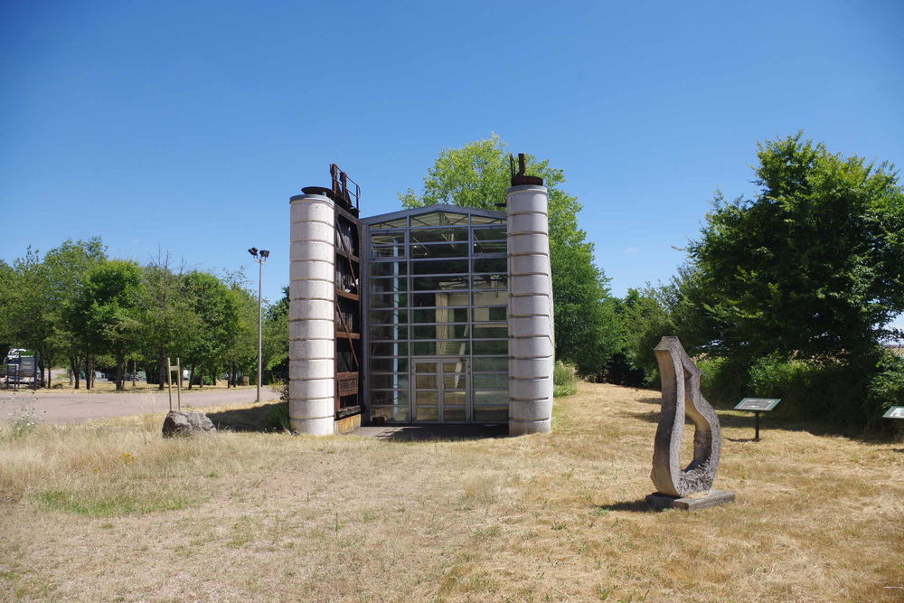 Vente Autre BATIMENT D'ARCHITECTE DANS ZONE D'ACTIVITES Alluy