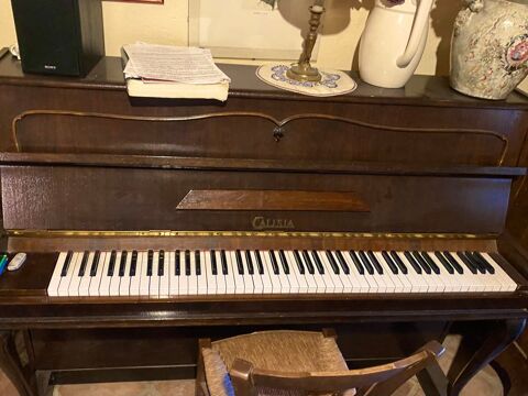 Piano CALISIA 2000 Saint-P�ray (07)