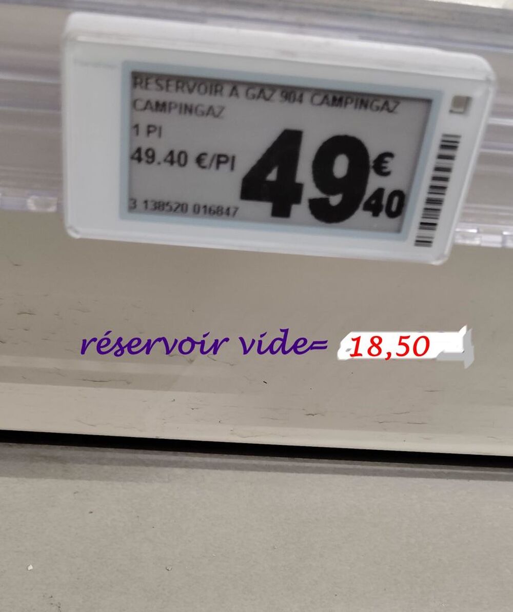R&eacute;servoir CAMPING GAZ INTERNATIONAL type 904 NEUF et PLEIN Jardin