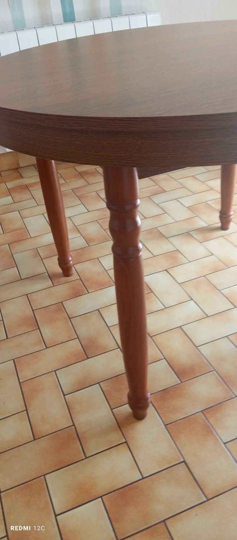 Table ronde formica bois 110x110 Meubles