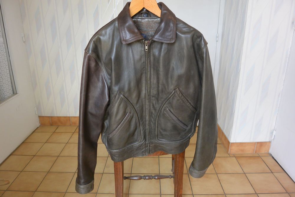 Blouson en cuir CREEKS - (Homme) Taille L vintage
Vêtements