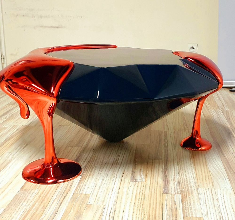 Table basse taill&eacute;e en diamant Meubles