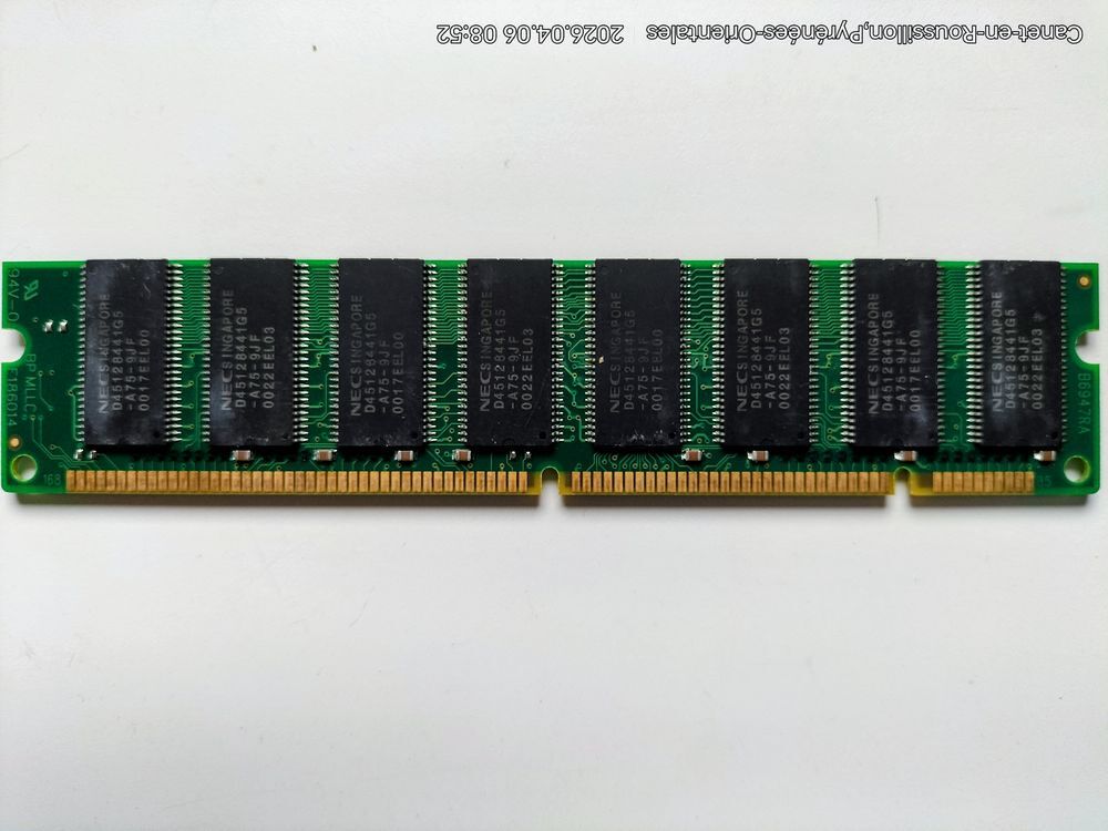 M&eacute;moire "&nbsp;Vintage&nbsp;" DIMM 256 Mo / SDRAM 168Pins / PC133 NEC Matériel informatique