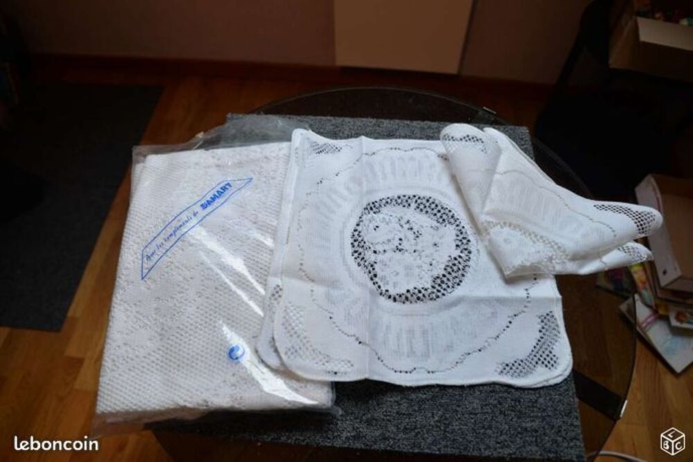 Nappe et 6 serviettes neuves Cuisine