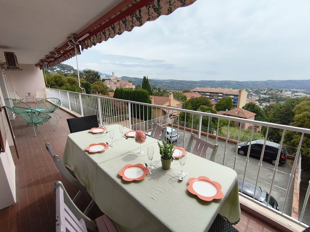 Vente Appartement Rare, 3P rénové de 82m², terrasse 27 m², vue panoramique Grasse