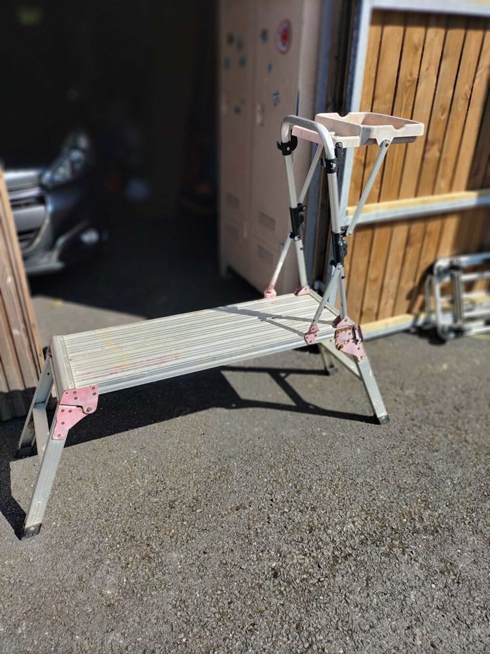 Petit banc m&eacute;tallique. Bricolage