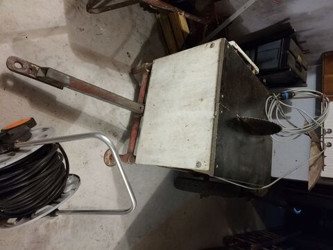 Scie  buches, Lame carbure D 500, Moteur tri 380. 200 Dortan (01)