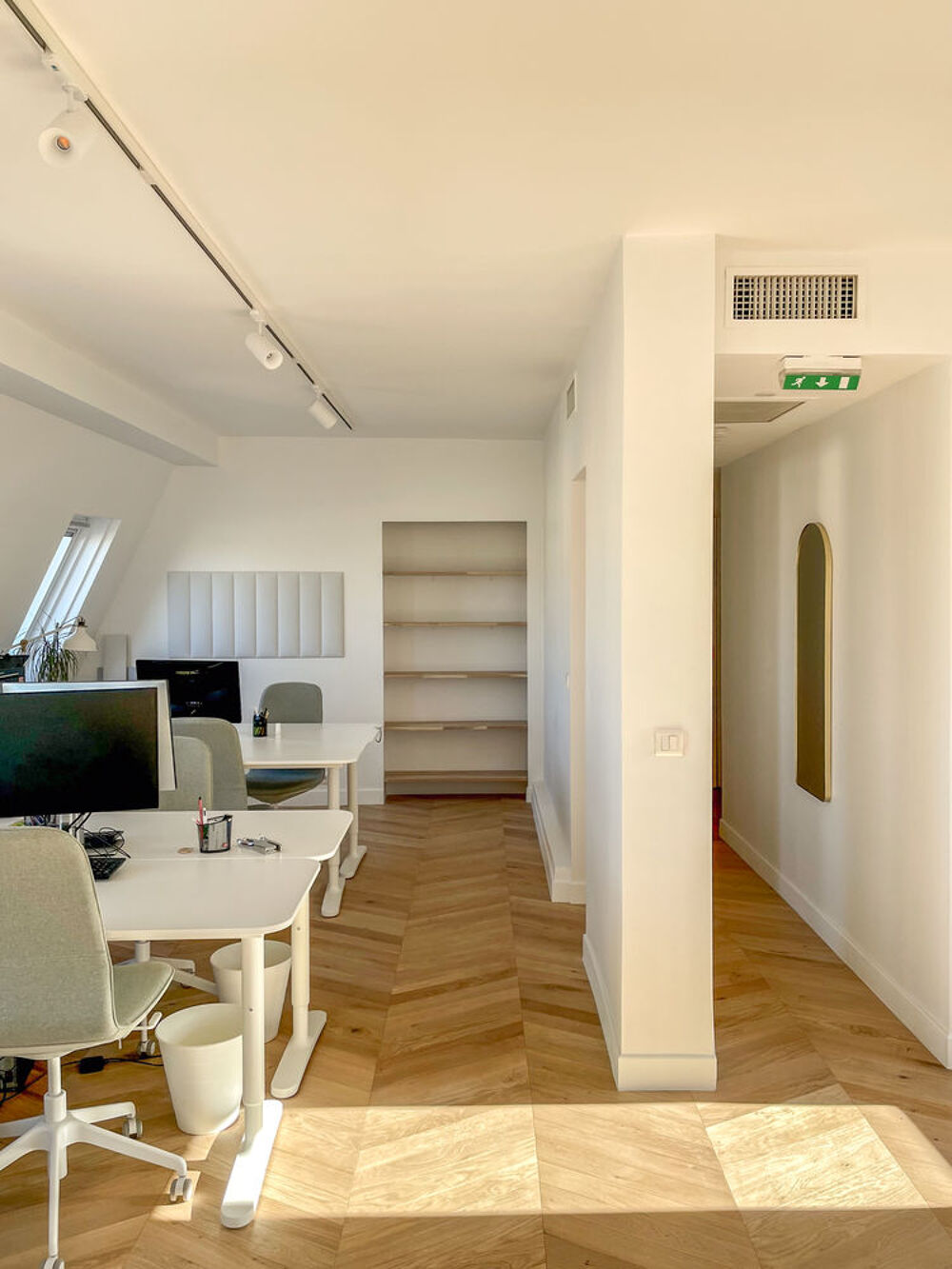 Mobilier de bureau complet suite d&eacute;m&eacute;nagement Meubles