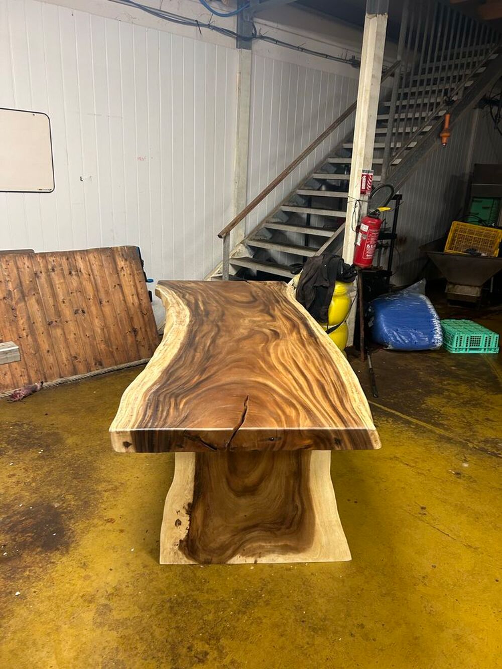 table en suar Meubles
