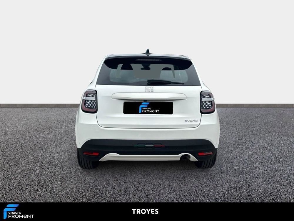 Fiat 600 1.2 Hybrid 100ch DCT6 2024 occasion 10600 La Chapelle-Saint-Luc