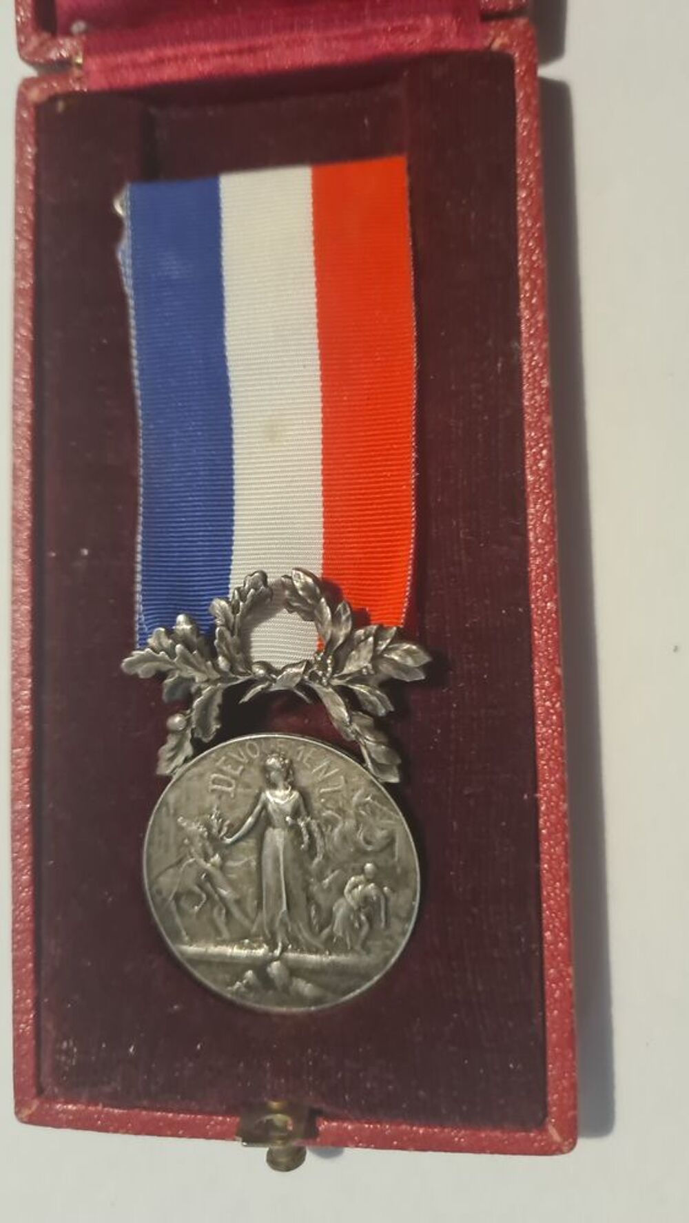 M&eacute;daille Minist&egrave;re De L'int&eacute;rieur D&eacute;vouement en Argent. 