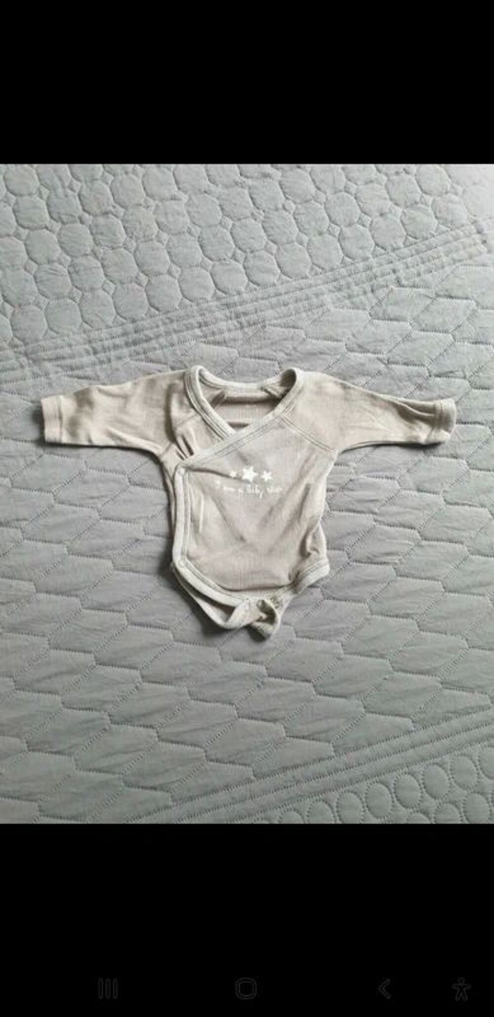 3 poupons et leurs v&ecirc;tements
Jeux / jouets