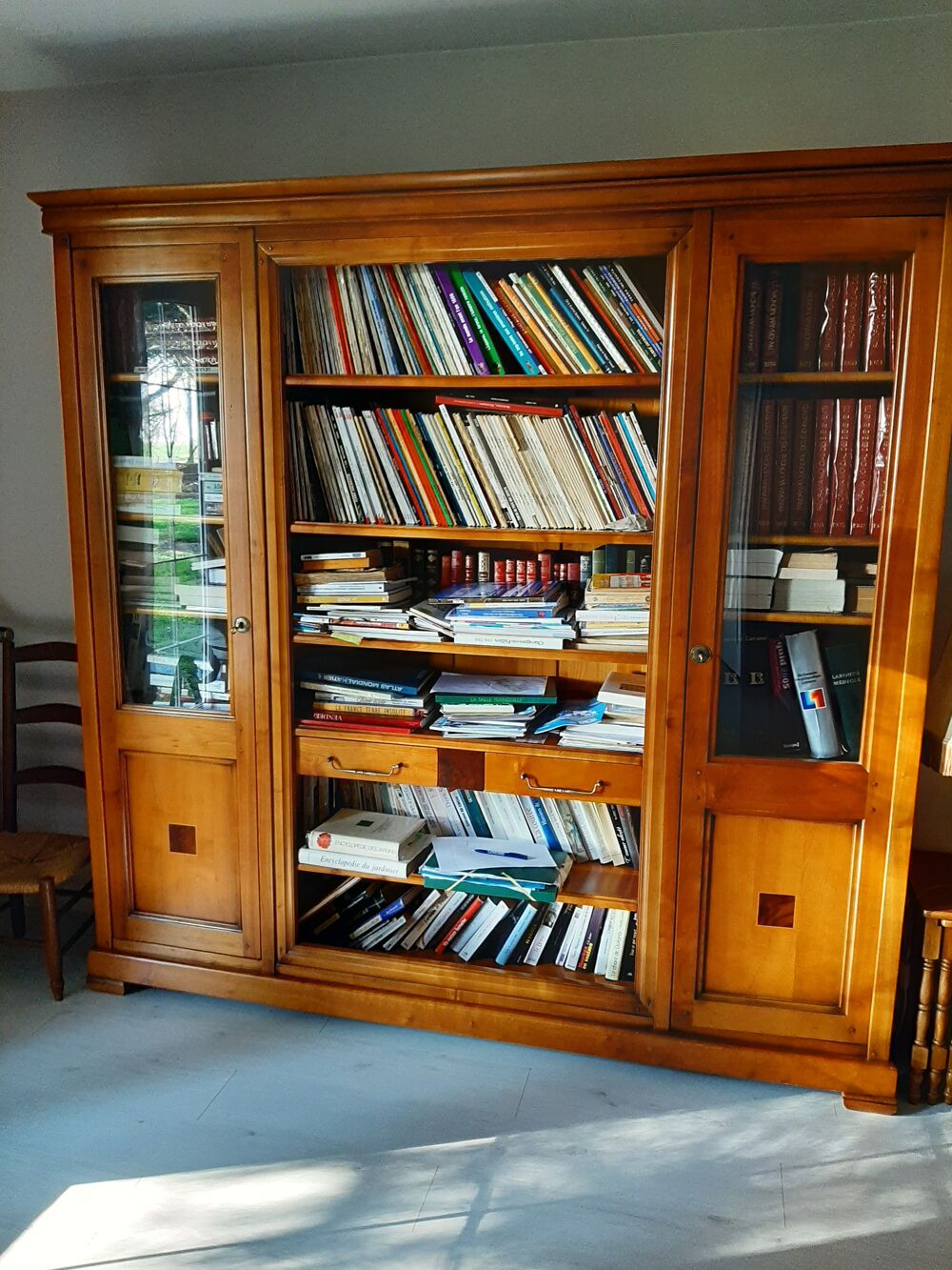 Biblioth&egrave;que en merisier Meubles