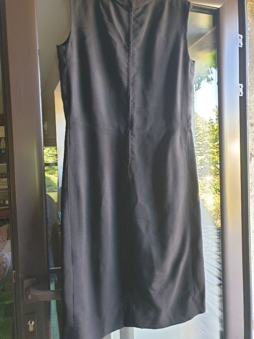 Robe noire, sans manche, l&eacute;g&egrave;re, chic, vintage Vtements