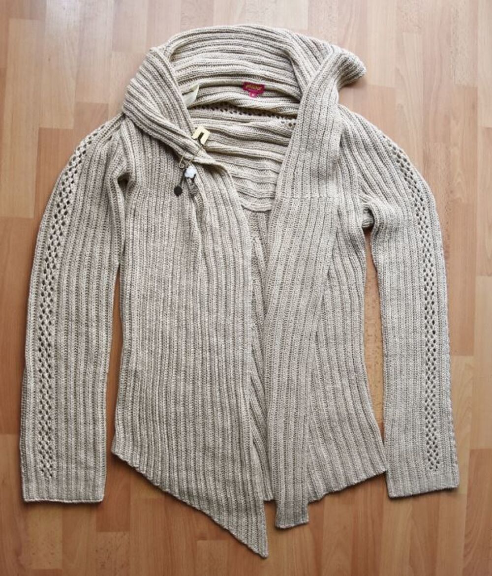 PHILDAR. Veste gilet beige. Taille: M. Tr&egrave;s bon &eacute;tat. Vtements