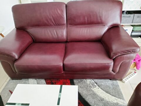 Canap en cuir bordeaux deux places et ces deux fauteuils 550 Chtillon (92)