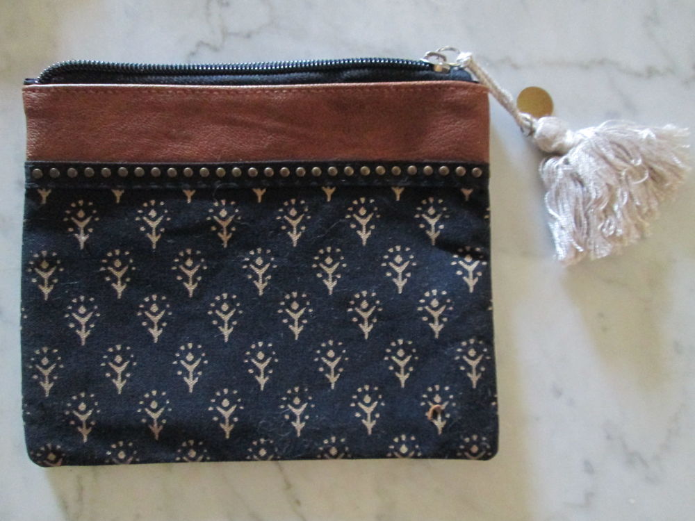 Pochette en tissu et skai noire marron dor&eacute;e Maroquinerie