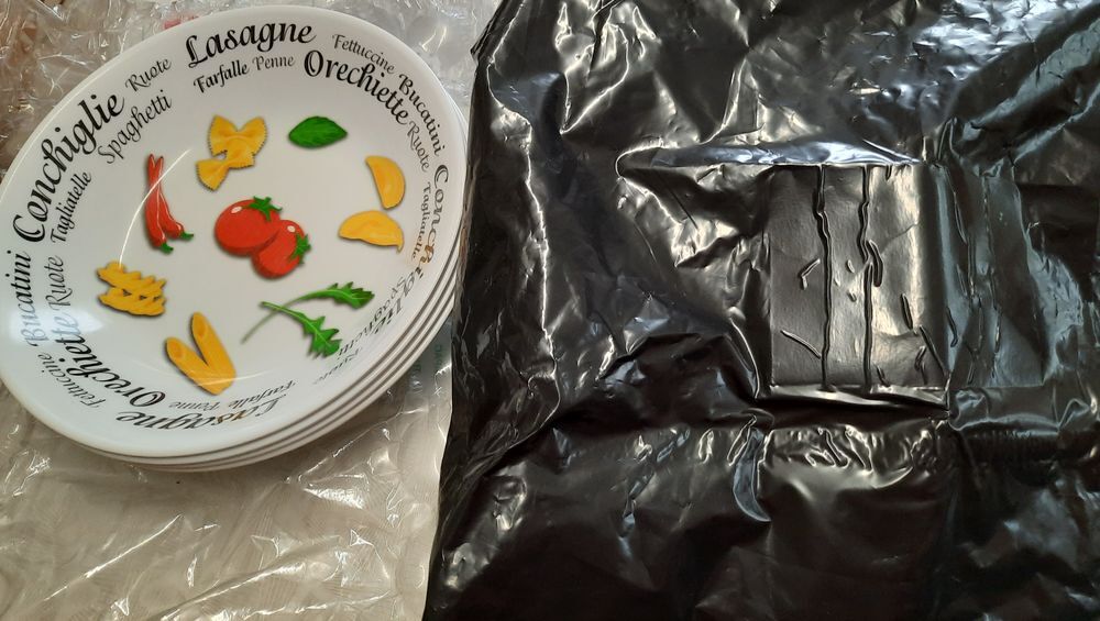 4 assiettes pour p&acirc;tes - spaghettis - lasagnes ou autre Cuisine