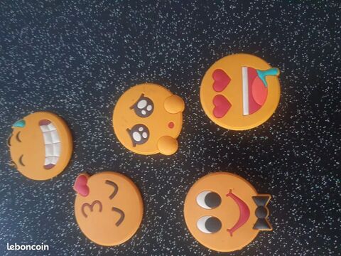 Lot de 5 plots magnétiques Smiley Nyons (26)