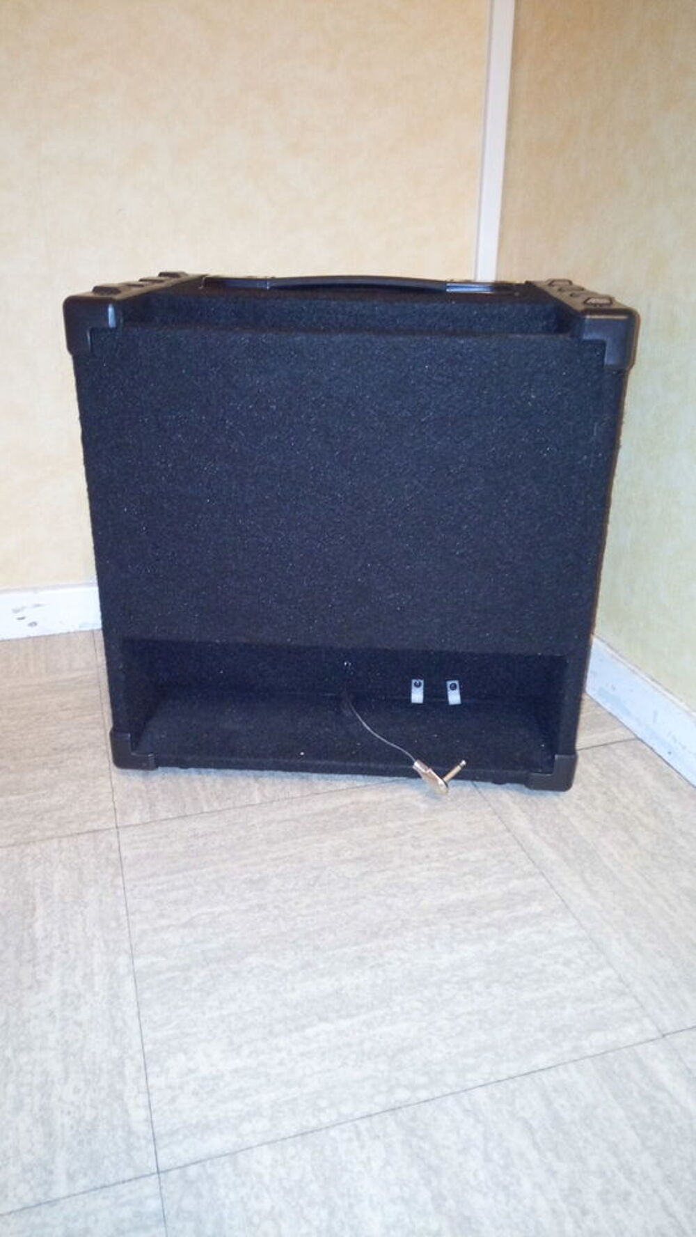 A saisir baffle basse. Instruments de musique