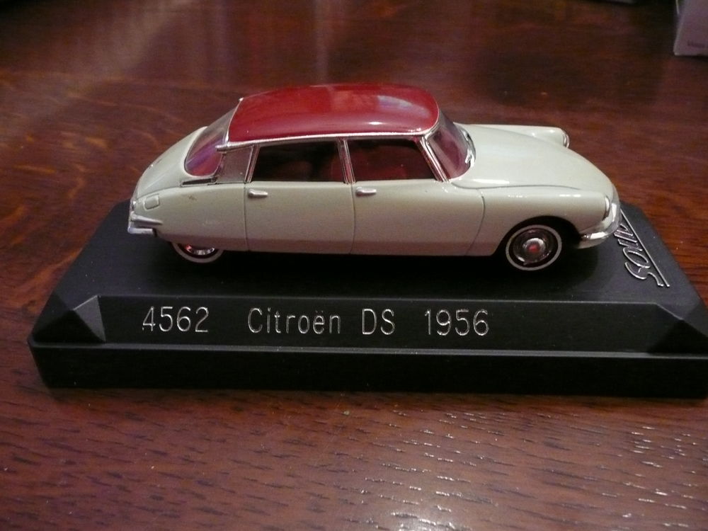 Voiture miniature 1/43 Citroen DS1956 