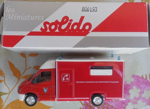 V�hicule de POMPIER
Renault 98 
Neuf dans sa boite d'origine 25 Castries (34)