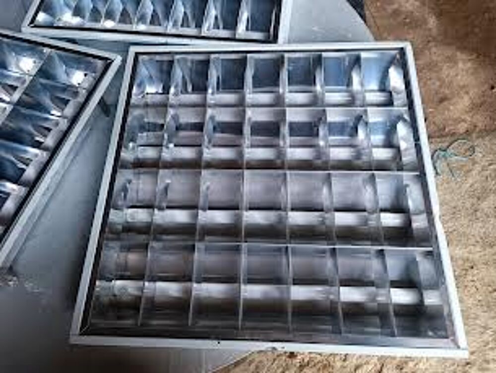 PLAFONNIER ECLAIRAGE DALLE AVEC GRILLE Bricolage