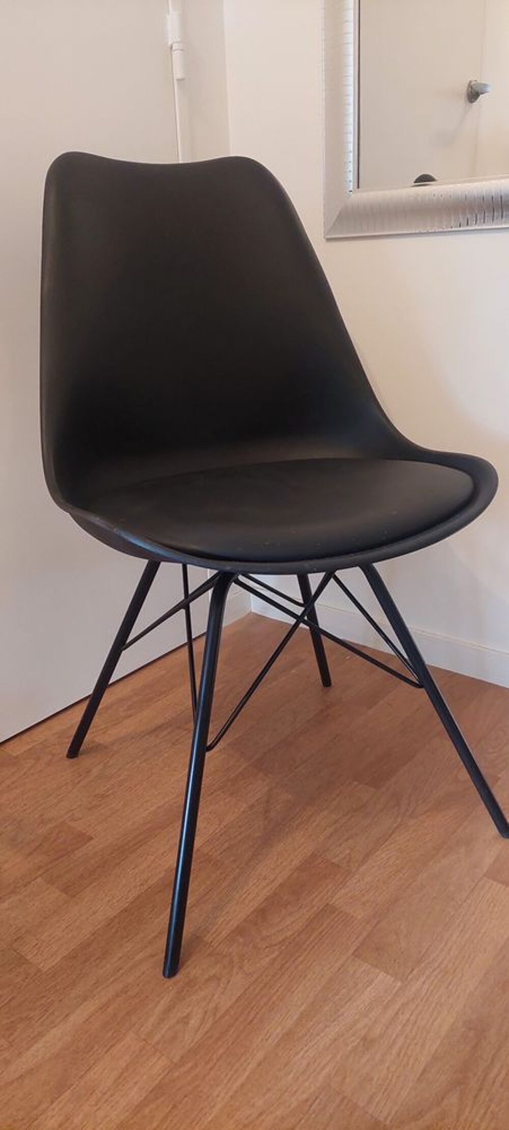 Lot de 5 chaises coque Meubles