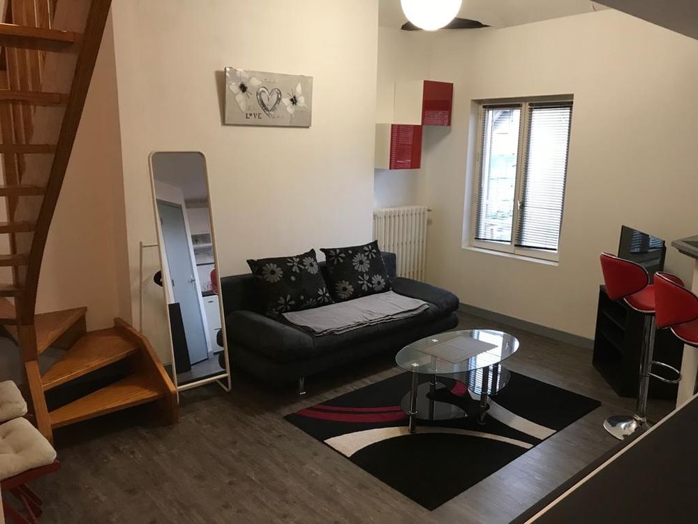 Location Appartement F2 duplex TB meubl centre Troyes chauffage collectif Troyes