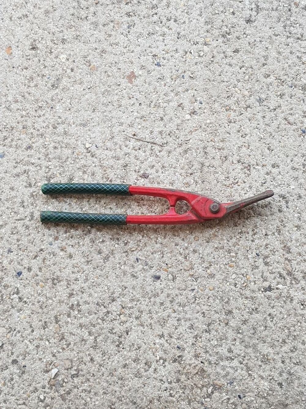 Cisaille &agrave; t&ocirc;le facom Bricolage