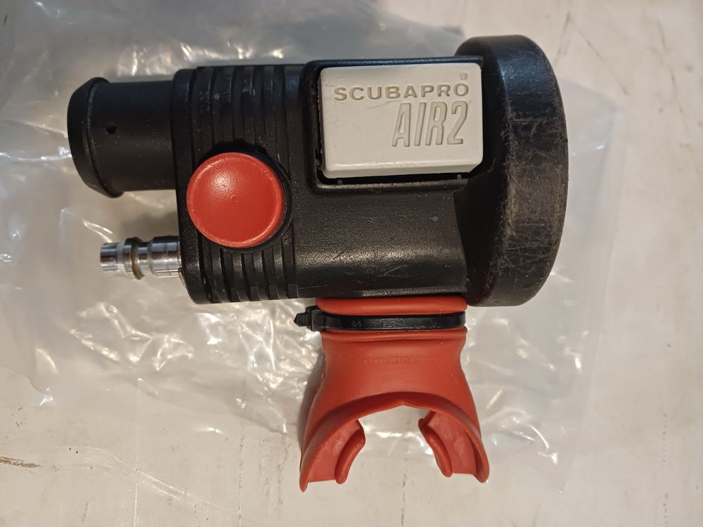 AIR2 SCUBAPRO de couleur noire Sports